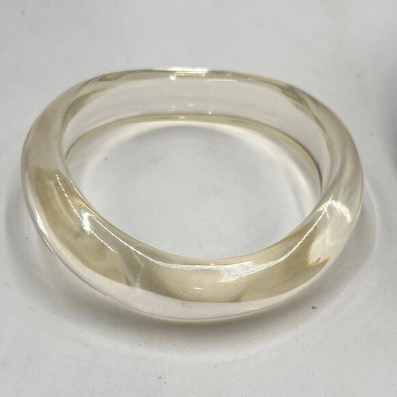 Lucite Vintage 1950's Chunky Waved Curved Mid Century Bangle Bracelet - Picture 1 of 8